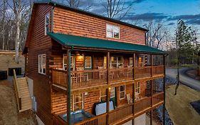 Happy Bear Lodge Gatlinburg Tn